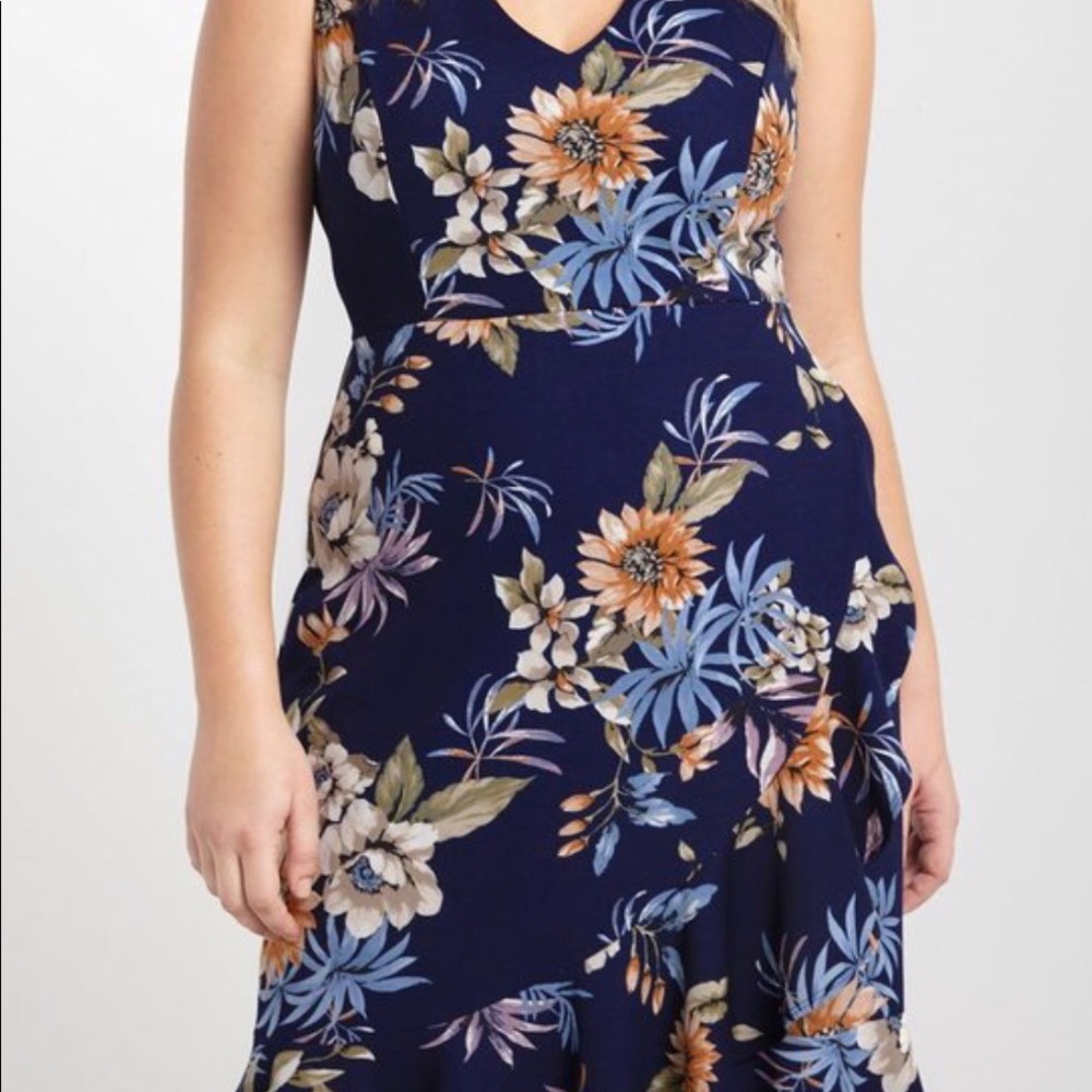Navy Floral Printed Ruffle Plus Size - Picture 4 of 6